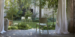 Piazza2_Ta_Amb_Aubergine COLOS chaise de jardin bordeaux