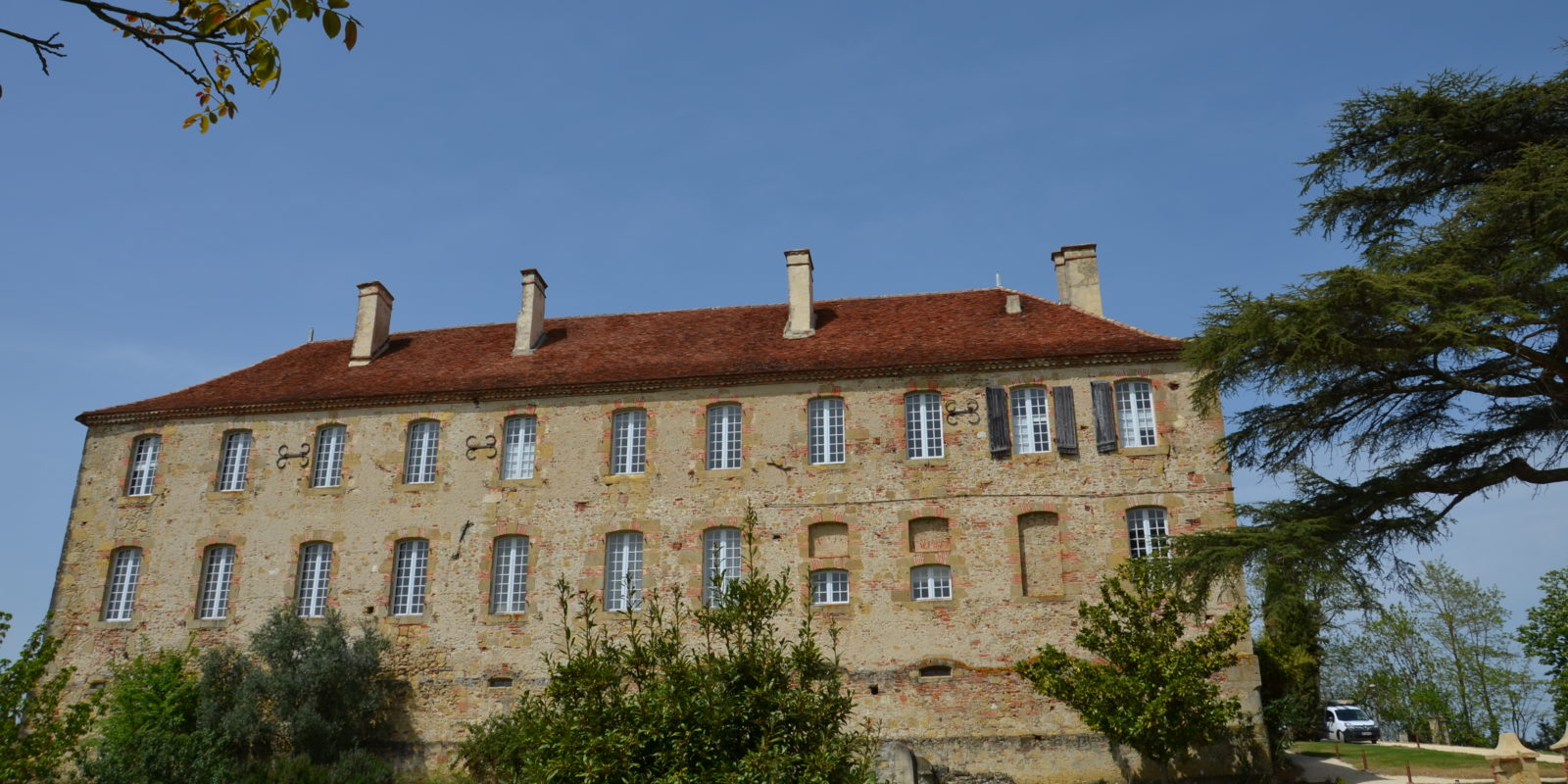 BUXUS Hotel terrasse le monastère de Saint Mont
