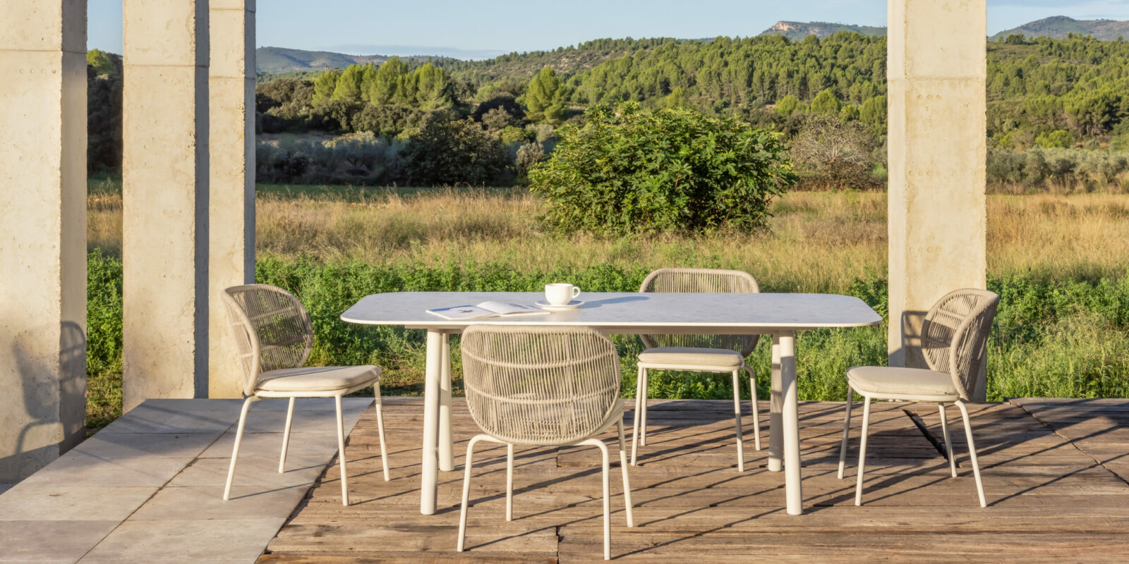 Table repas KODO Collection KODO -VINCENT SHEPPARD / BUXUS