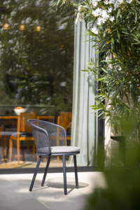 Mobilier extérieur bordeaux jardin Buxus