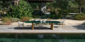 REGALIZ DINING TABLE