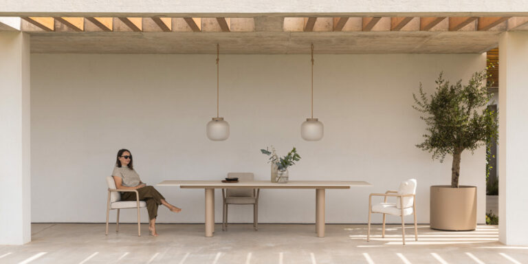 Fauteuil repas KORI table KORI FLEX